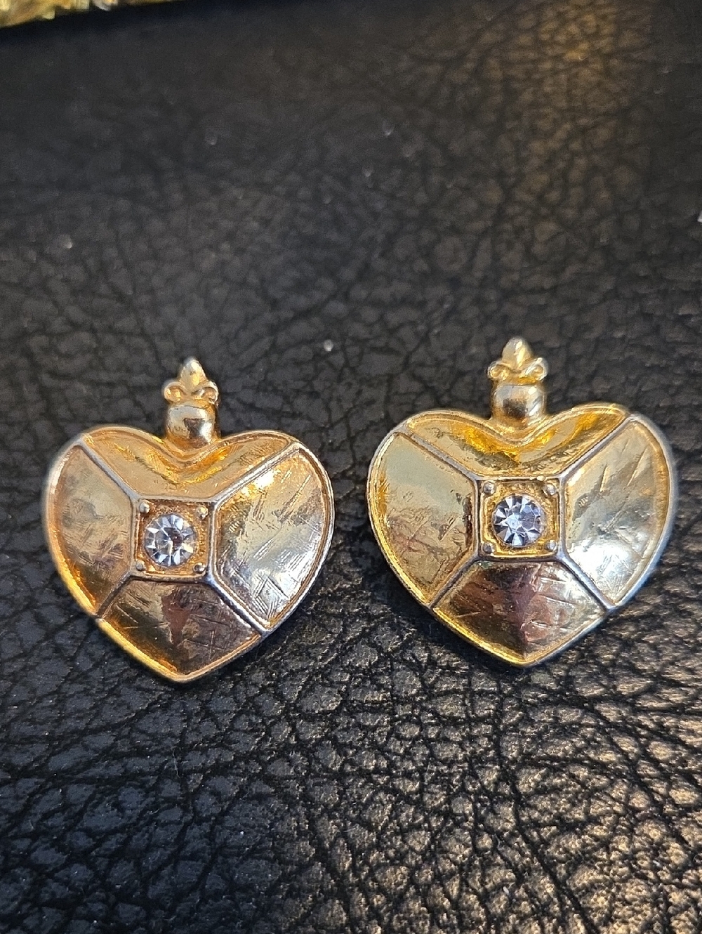 Vintage IVANA Gold-tone Heart Clip Earrings with Fleur De Lis And Clear Crystal